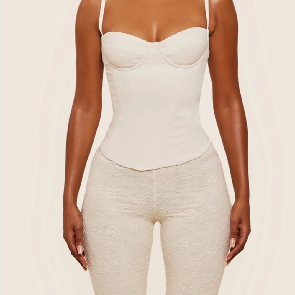 Cream High-Rise Lace Capris - Women Pants & Jumpsuits